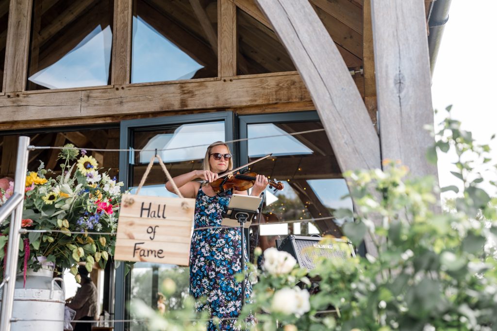 Live music at your wedding